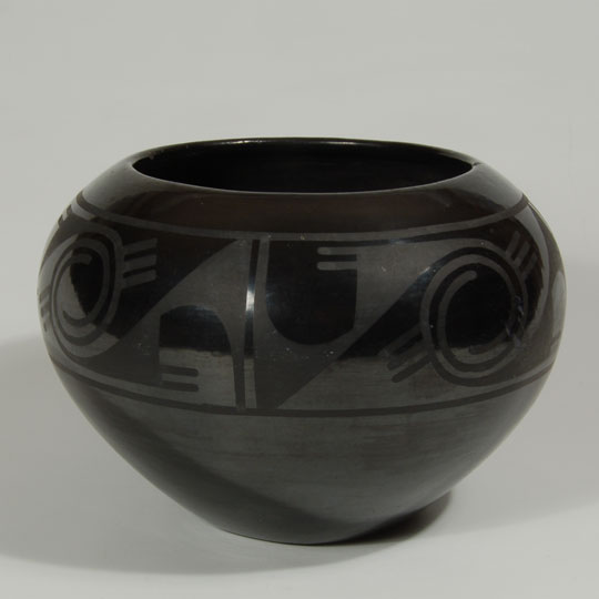 Maria Martinez Pottery - C3661D